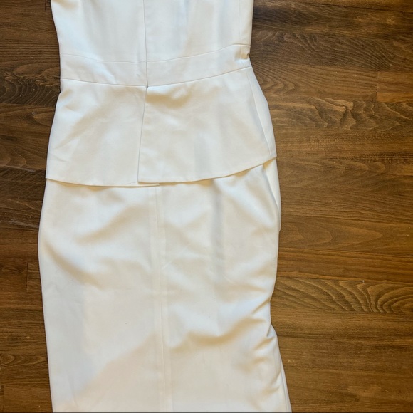 BLACK HALO EVE LA REINA GOWN - Picture 11 of 12